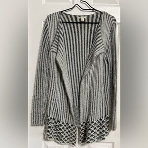 Cato Gray Fuzzy Eyelash Knit Sweater Medium Ruffle Hem Tunic Boho Soft Cozy Top